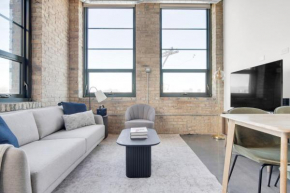 Lincoln Park 2BR w Lounge Roof Gym nr DePaul CHI-566